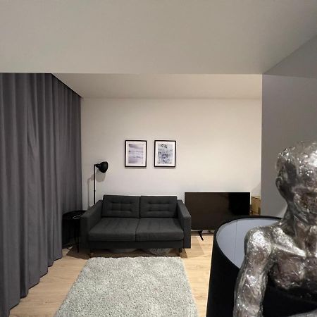 London Heathrow Airport Apartment Voyager House Terminal 12345 - Ev Electric And Parking Available Hillingdon Extérieur photo