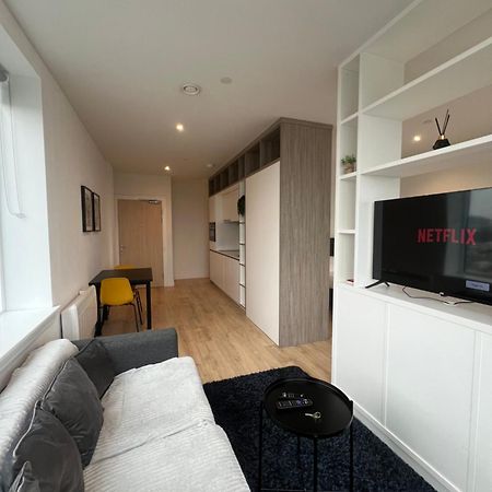 London Heathrow Airport Apartment Voyager House Terminal 12345 - Ev Electric And Parking Available Hillingdon Extérieur photo