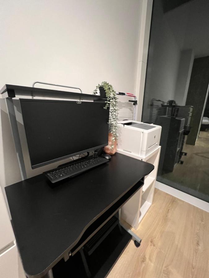 London Heathrow Airport Apartment Voyager House Terminal 12345 - Ev Electric And Parking Available Hillingdon Extérieur photo