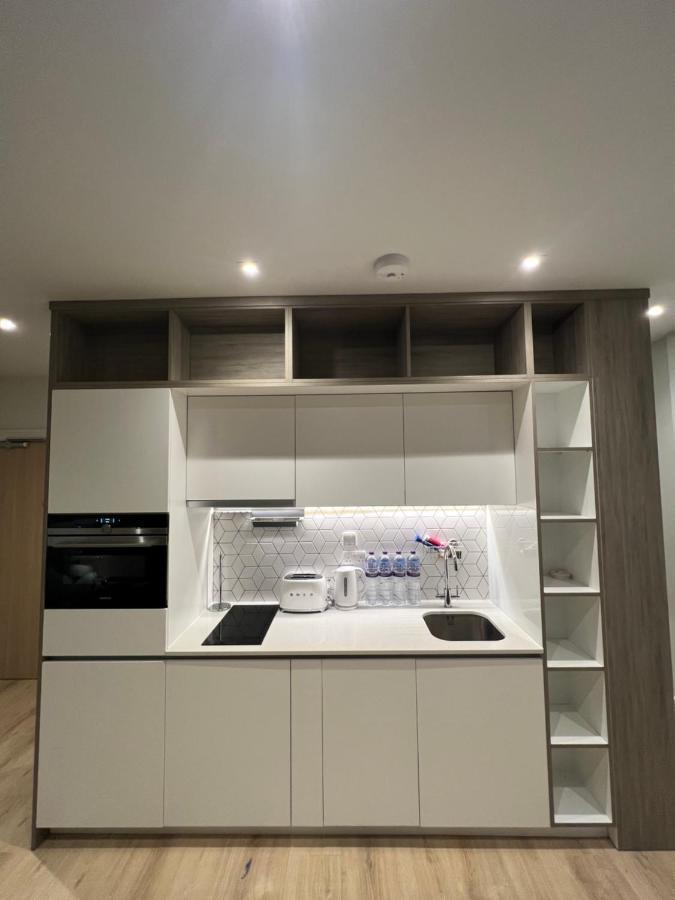 London Heathrow Airport Apartment Voyager House Terminal 12345 - Ev Electric And Parking Available Hillingdon Extérieur photo