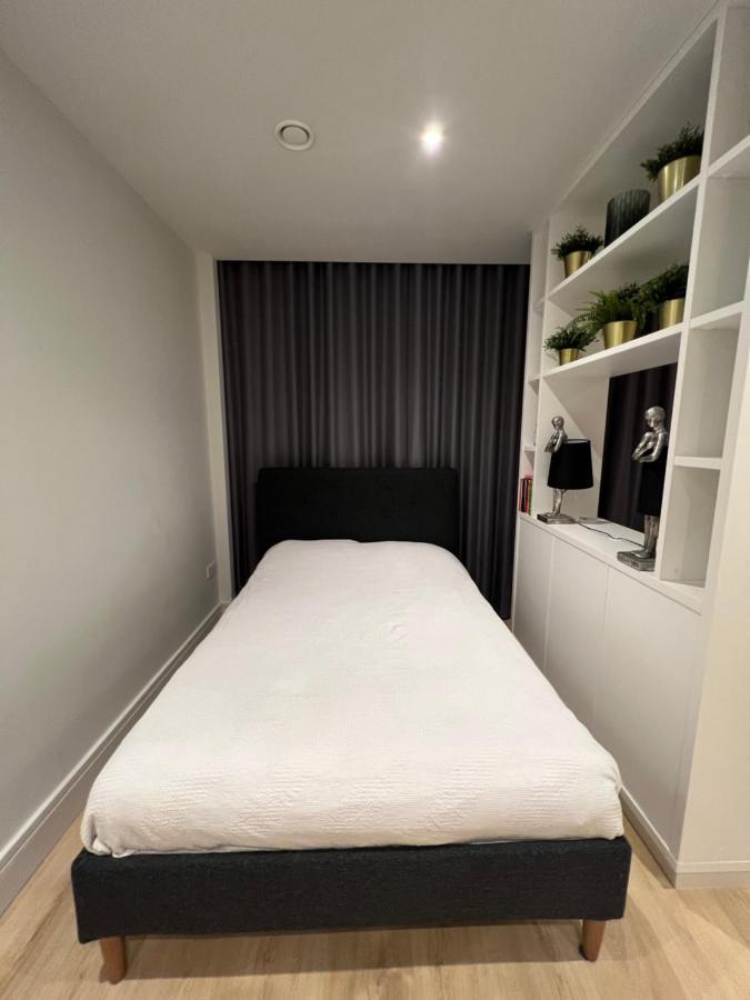 London Heathrow Airport Apartment Voyager House Terminal 12345 - Ev Electric And Parking Available Hillingdon Extérieur photo