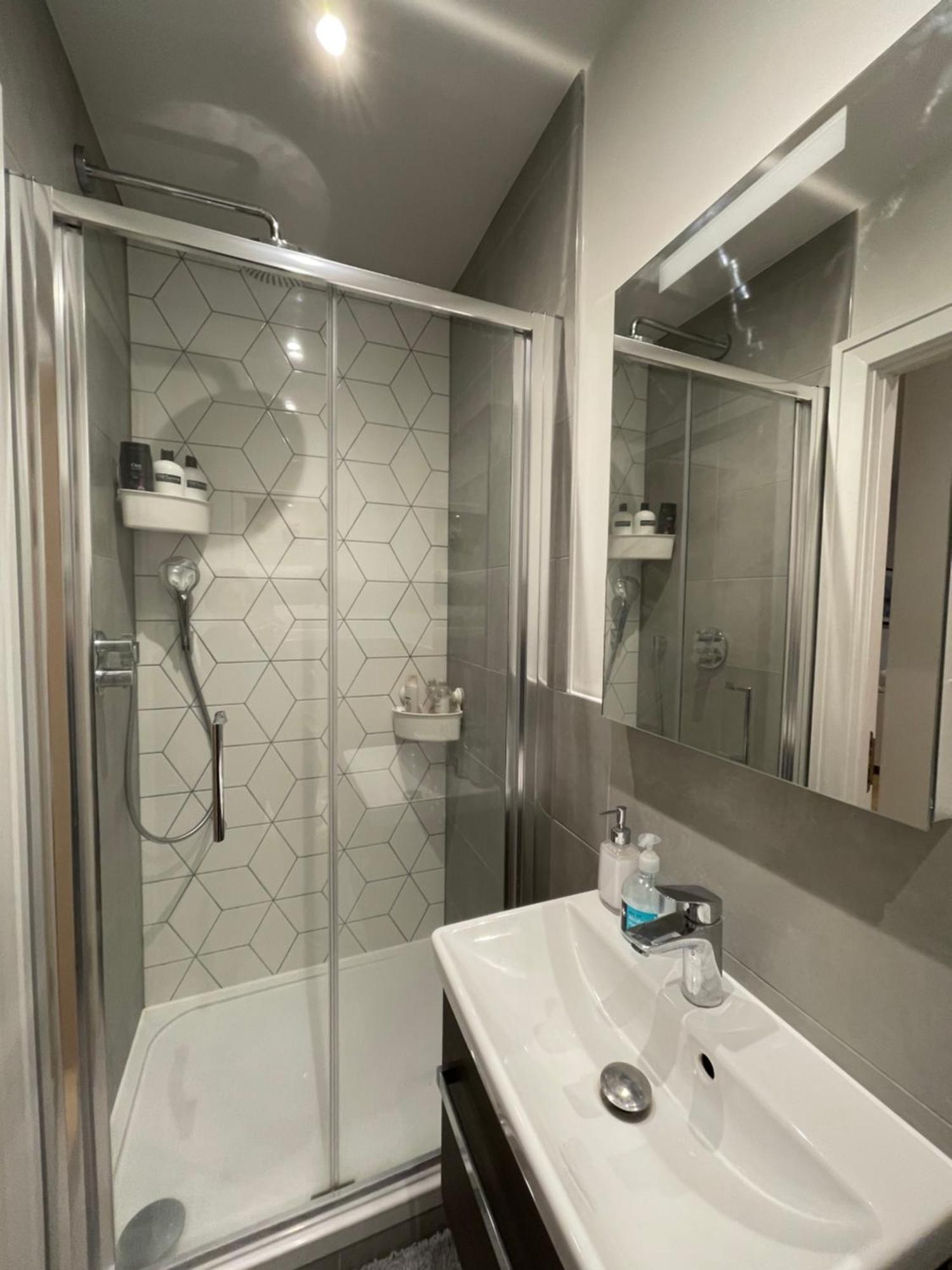 London Heathrow Airport Apartment Voyager House Terminal 12345 - Ev Electric And Parking Available Hillingdon Extérieur photo