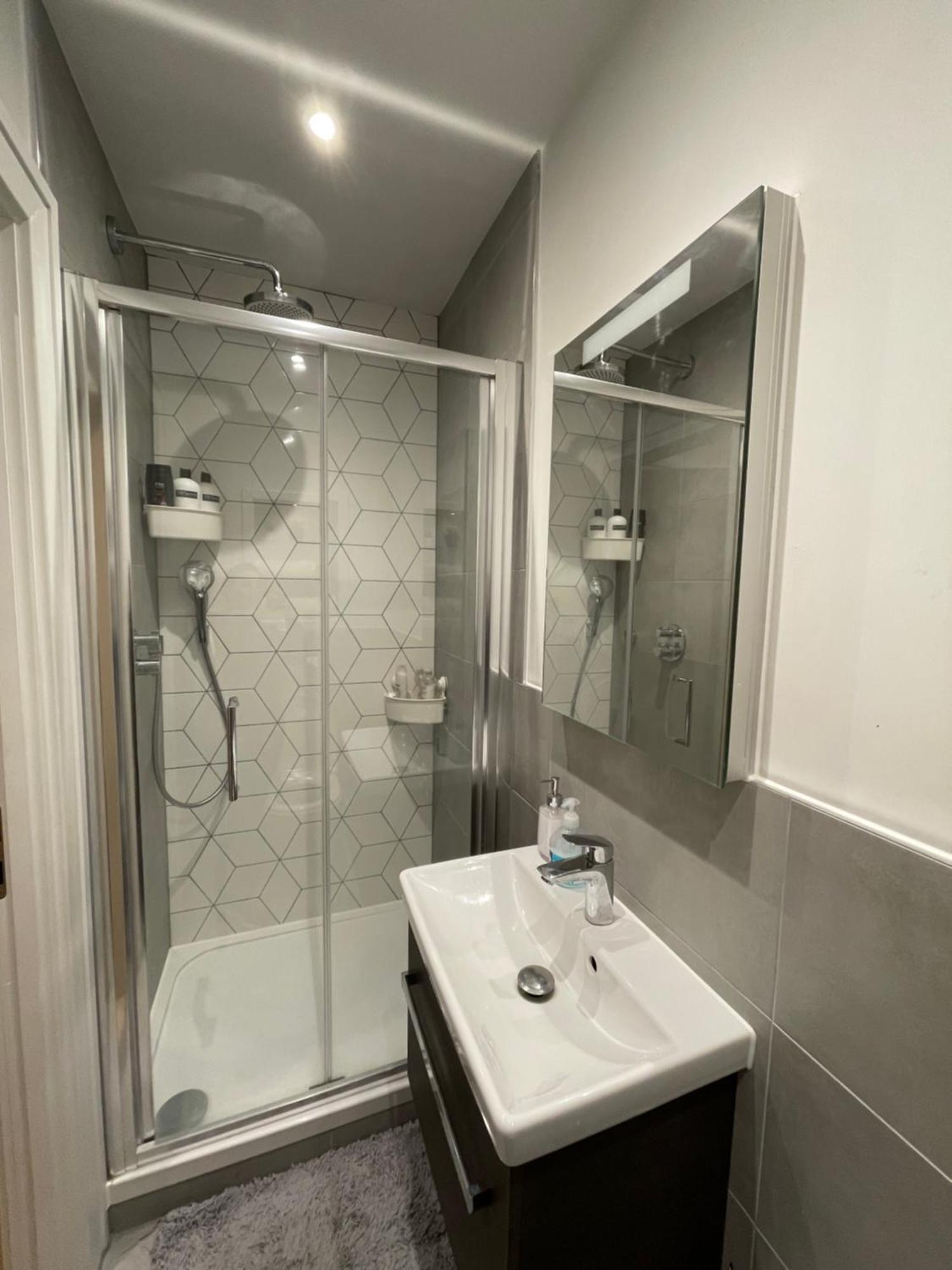 London Heathrow Airport Apartment Voyager House Terminal 12345 - Ev Electric And Parking Available Hillingdon Extérieur photo